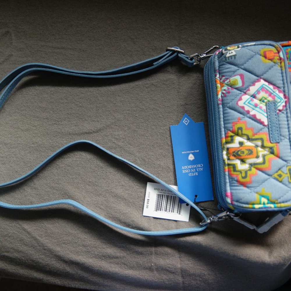 Brand new Vera Bradley Quilted Aztec Purse with tags - Picture 3 of 6